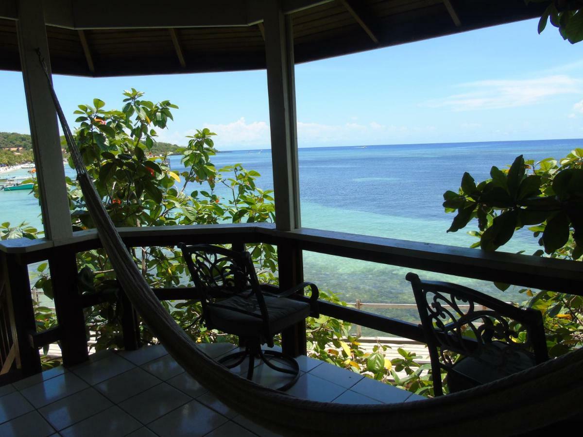 Fosters West Bay Resort Exteriér fotografie